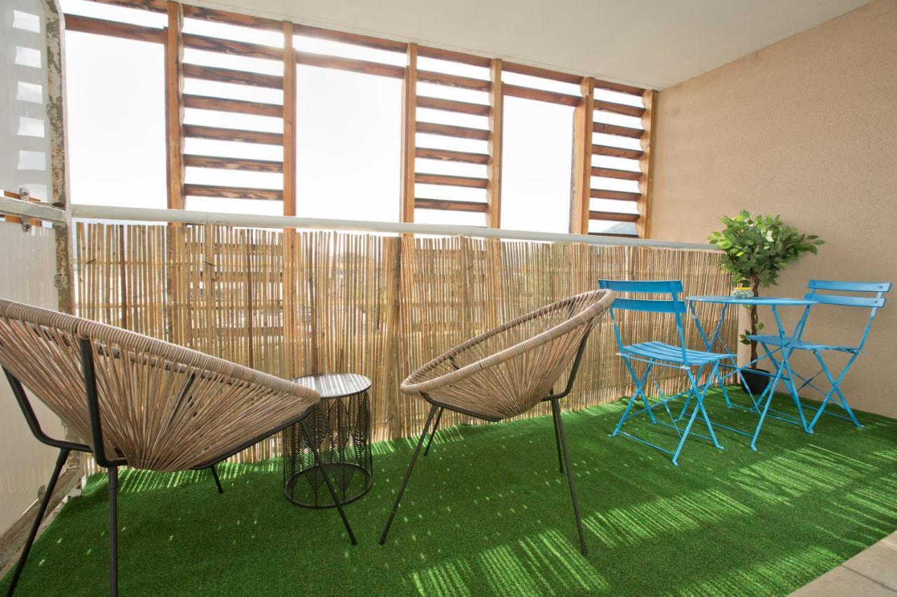 Grand Studio Avec Climatisation, Balcon Proche Gare Centre Ville Lourdes Bagian luar foto